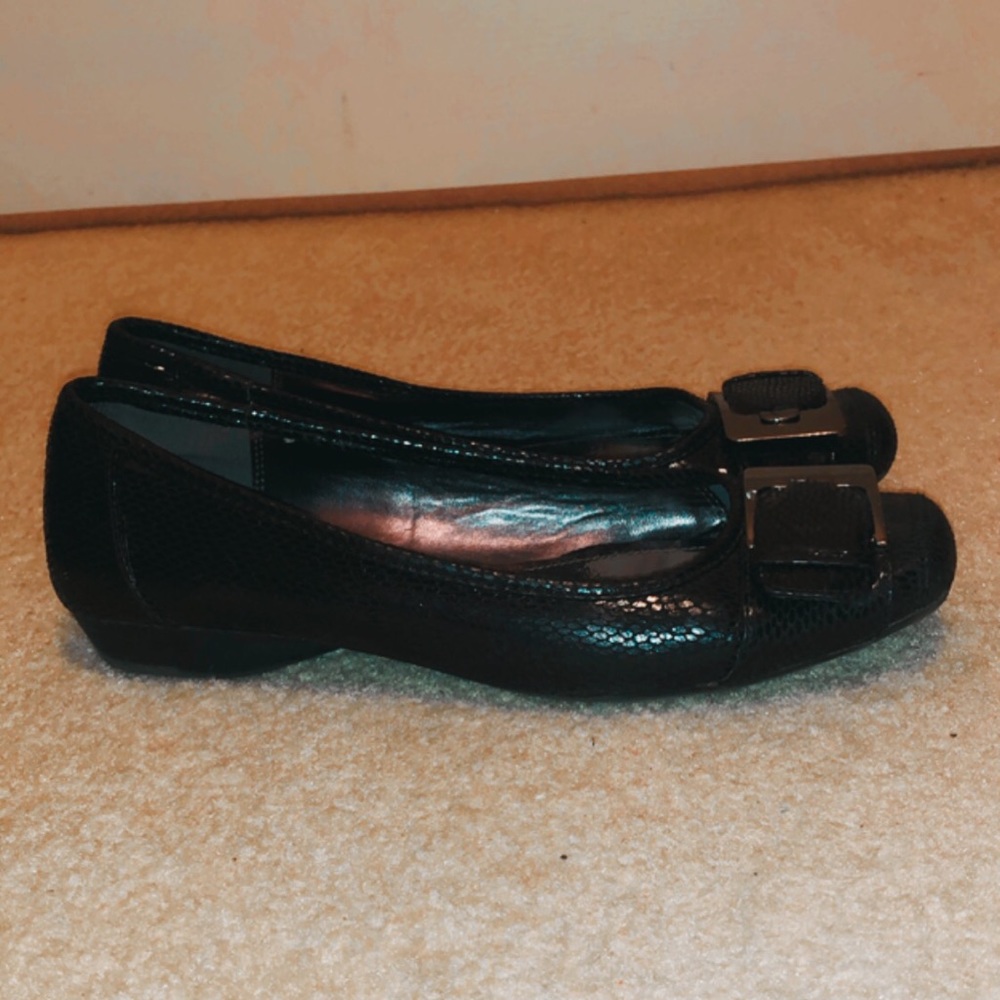 black flats
